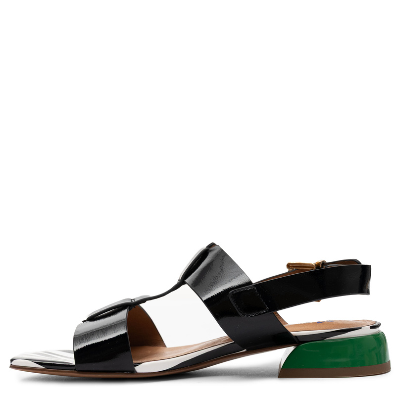 Maciejka Leather Sandals Patent Finish Low Heel Black K7455-01/00-1