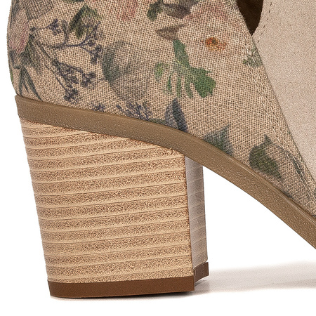 Maciejka Beige Boots 04492-10/00-5