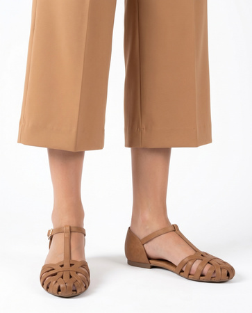 Maciejka Leather T-Strap Sandals Woven Openwork Brown 07547-10/00-1
