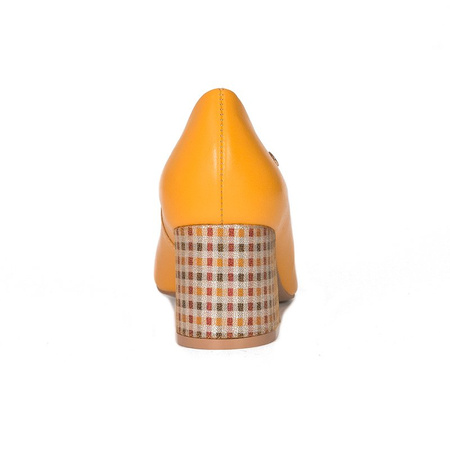 Maciejka Yellow Pumps 03356-07/00-1