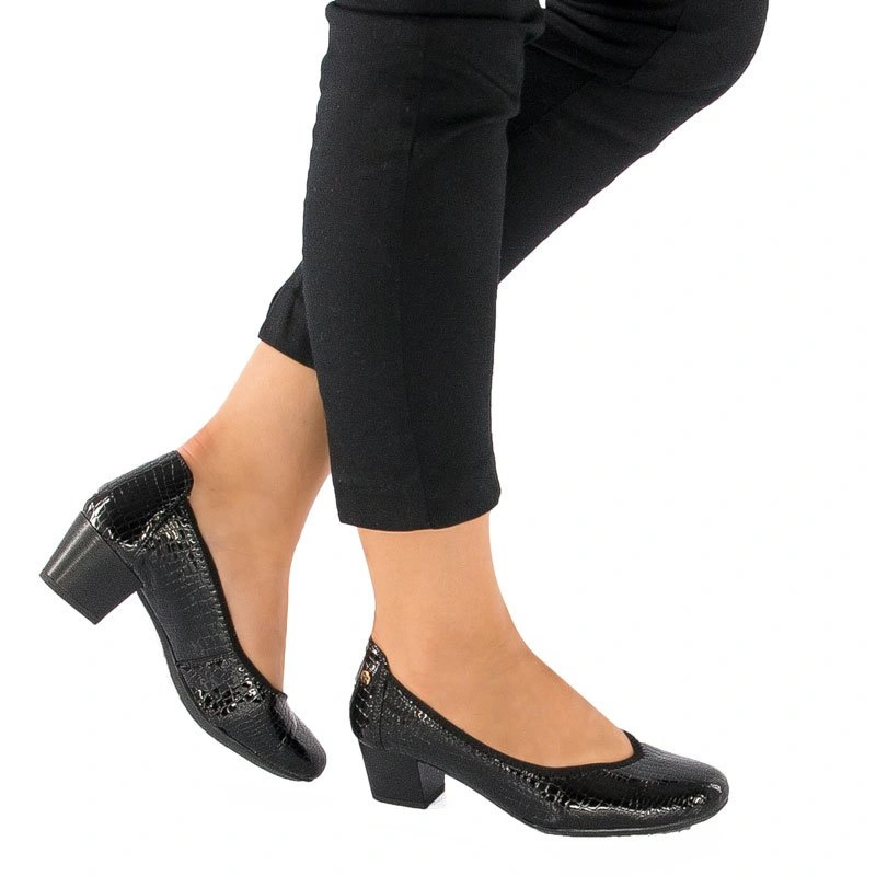 Maciejka Leather Block Heel Pumps Black Crocodile 04802-01-00-1