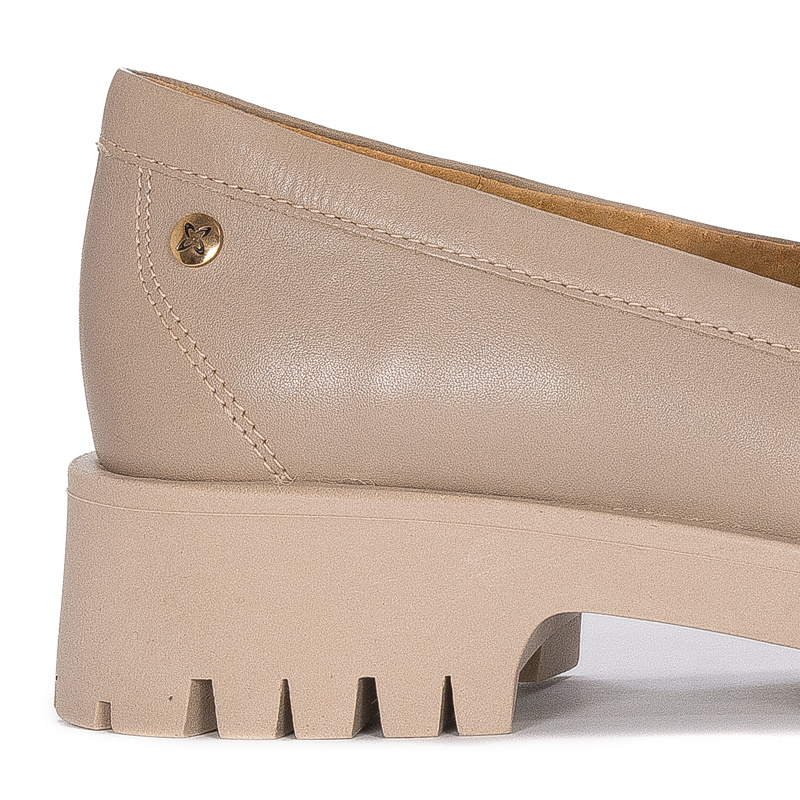 Maciejka Women's Beige Flat Shoes