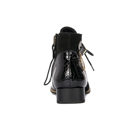 Maciejka Black Leather women's Boots 5743A-20/00-7