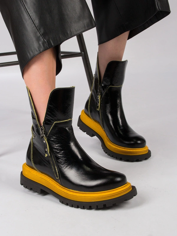 Maciejka Black- Yellow Boots 05747-07/00-7