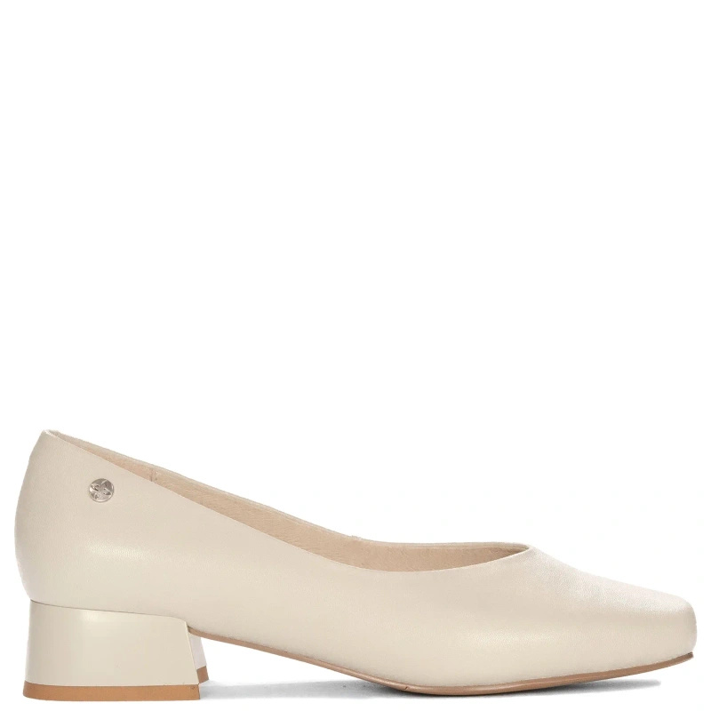 Maciejka Beige Pumps