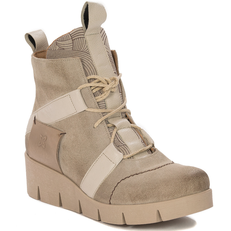 Maciejka Light Beige Platform Boots 06185-22/00-8