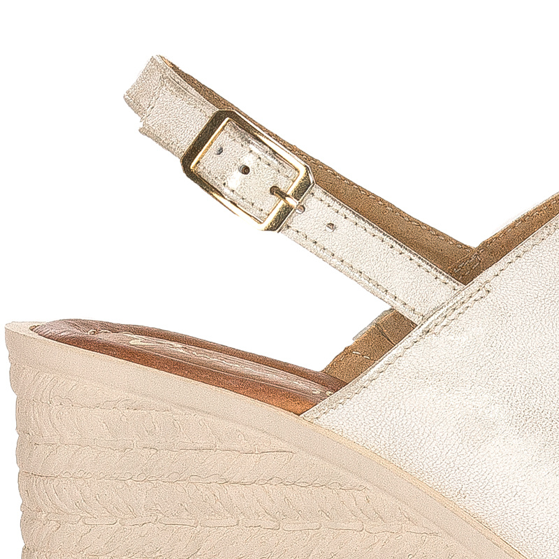 Maciejka Beige & Gold Sandals 6098A-04-00-5