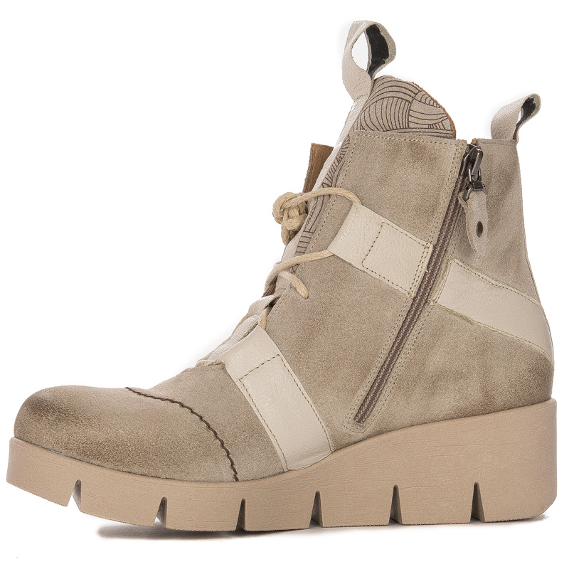 Maciejka Light Beige Platform Boots 06185-22/00-8