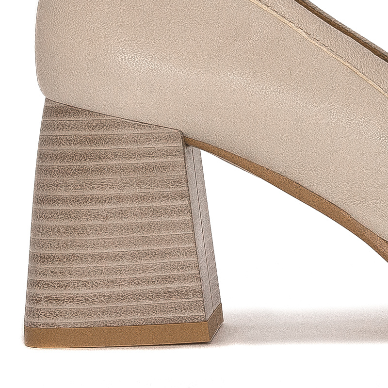 Maciejka Women's Beige Leather Pumps
