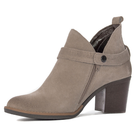 Maciejka Beige Boots 06247-04/00-7