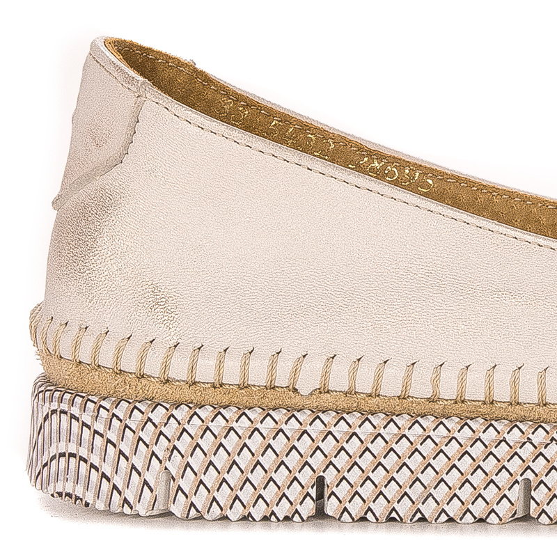 Maciejka Light Beige Low Shoes