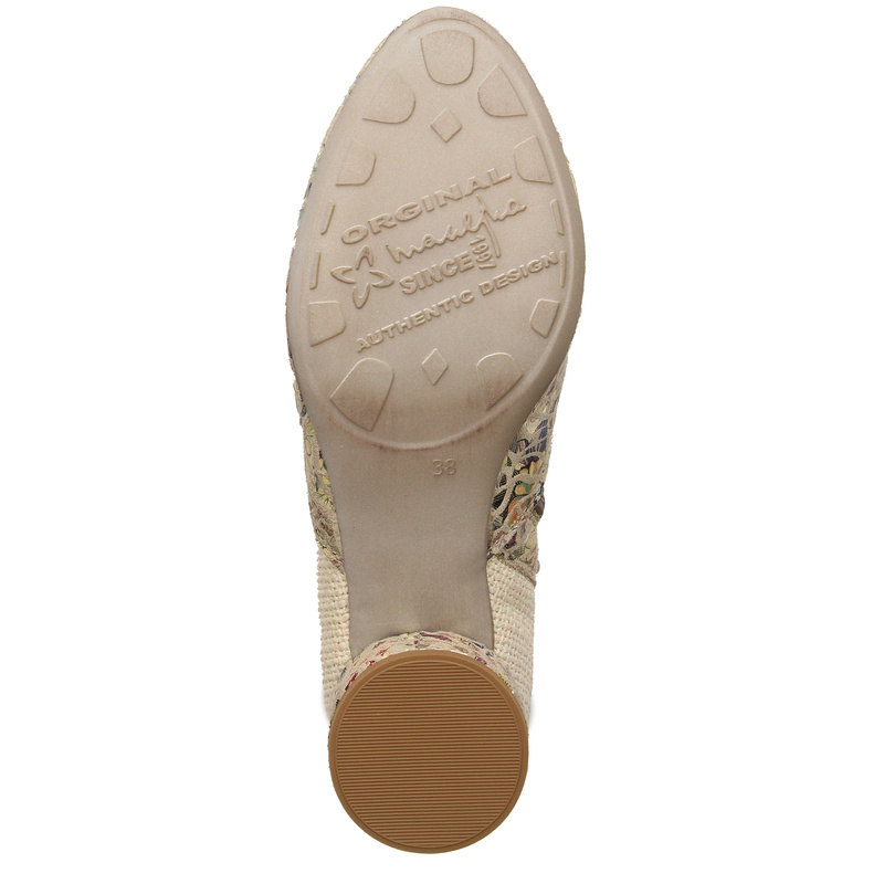 Maciejka Light Beige Boots 04937-22/00-5