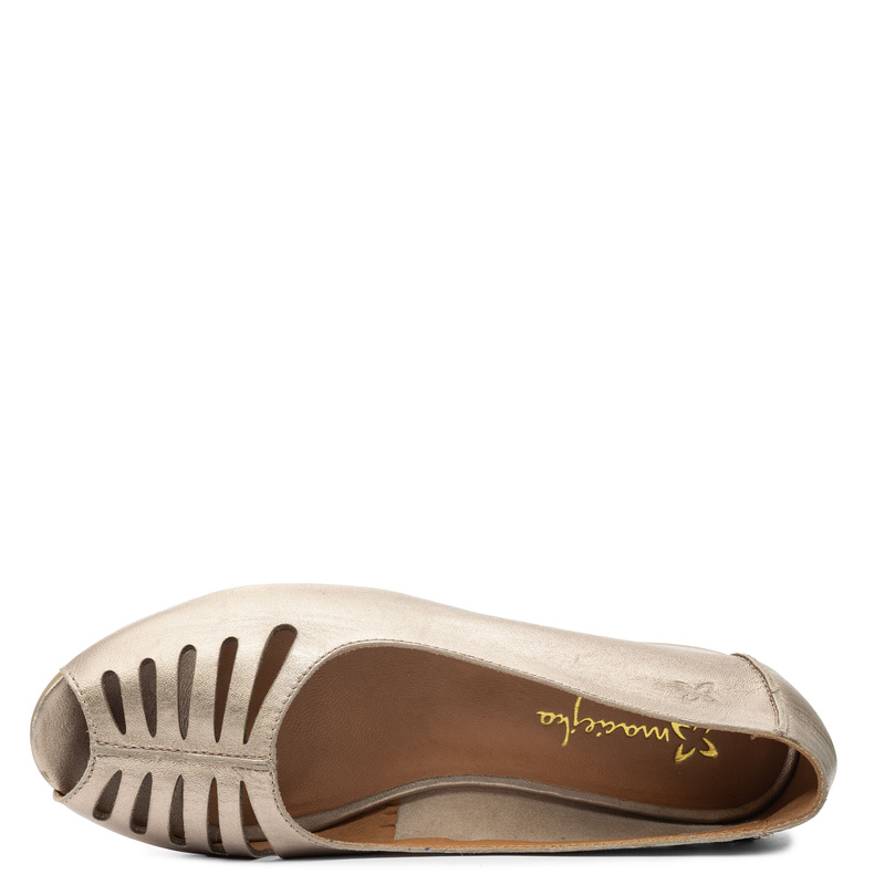 Maciejka Skórzane Ażurowe Peep-Toe Baleriny Z Migdałowym Noskiem Złoty P7541-32/00-1
