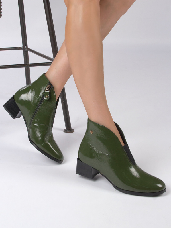 Maciejka Green pattented Boots 04777-44/00-3