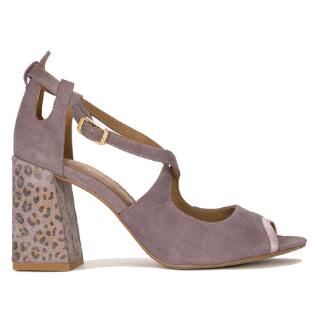 Maciejka Women's sandals in natural velor leather violet