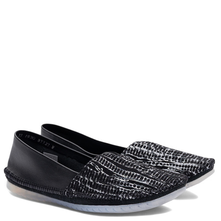 Maciejka 1930W Leather Textured Slip-on Shoes Black 1930W-48/00-0