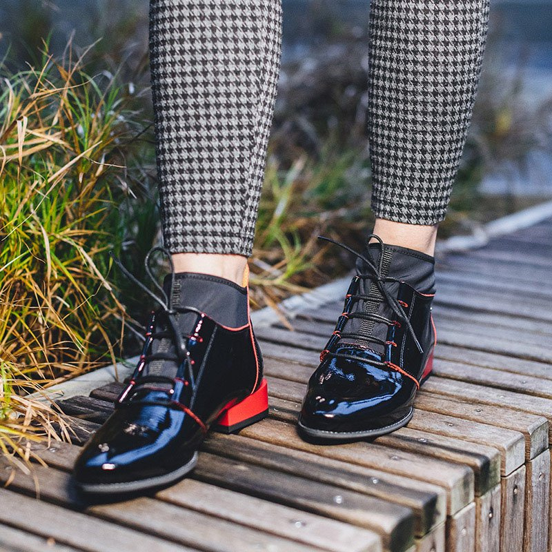 Maciejka Black Lace-up Boots 04744-16/00-5