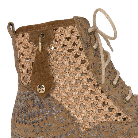Maciejka Beige Boots 05802-04/00-5