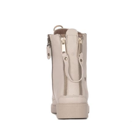 Maciejka Beige women's Boots 05723-04/00-8