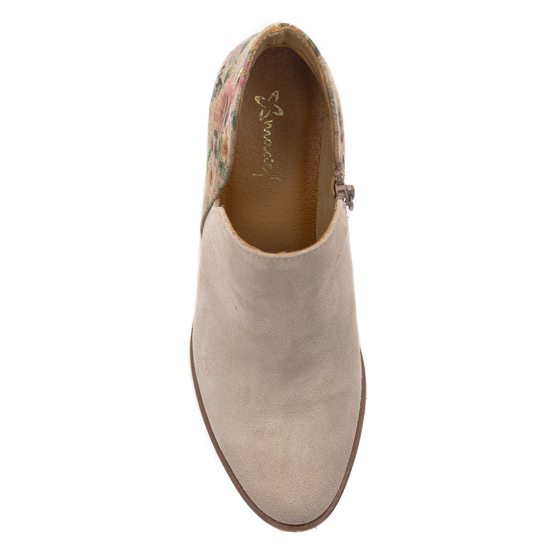 Maciejka Beige Boots 04492-10/00-5
