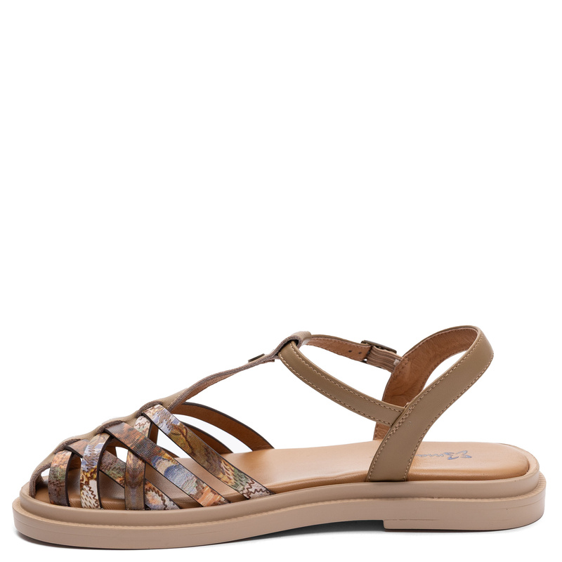 Maciejka Leather Sandals Closed Toe Flat Sole Beige K7442-04/00-1