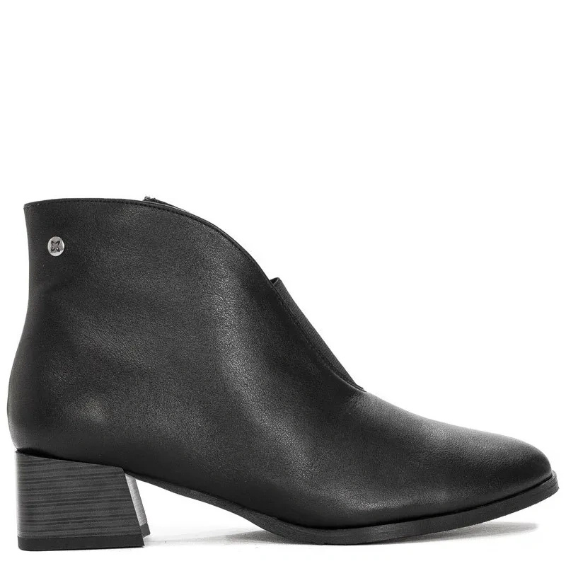Maciejka Black Boots