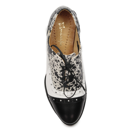 Maciejka Woman's Leather White and Black Flat Shoes