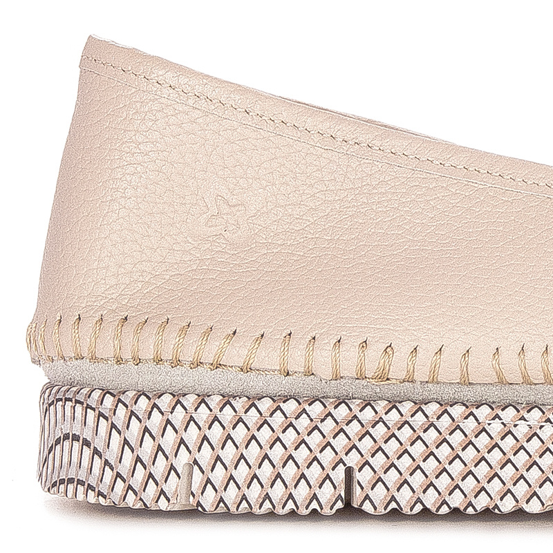 Maciejka Beige Low Shoes