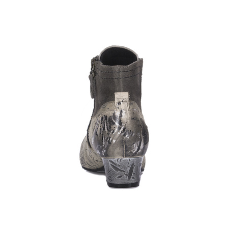 Maciejka Beige Boots 06579-04/00-8