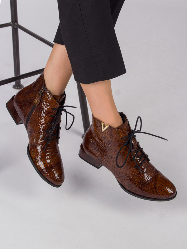 Maciejka Brown Leather women's Boots 5743C-02/00-7