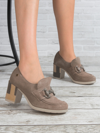 Maciejka Women's Beige Flat Shoes