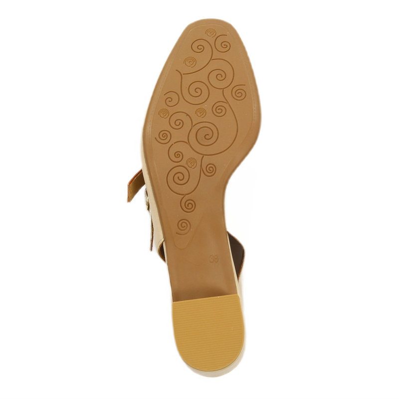 Maciejka Women's Beige Pumps