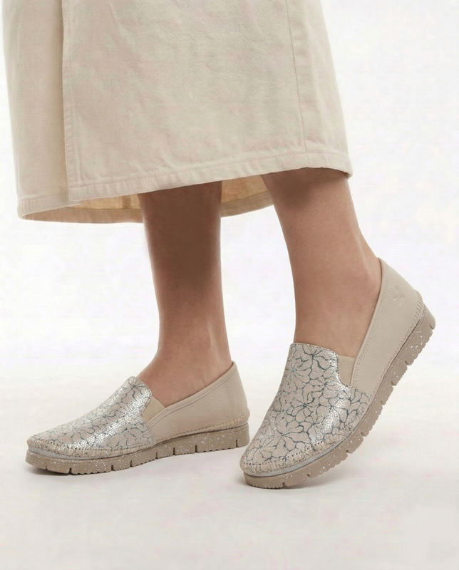 Maciejka Skórzane Półbuty Slip-On Ręczne Przeszycia Beżowe 03512-69/00-0