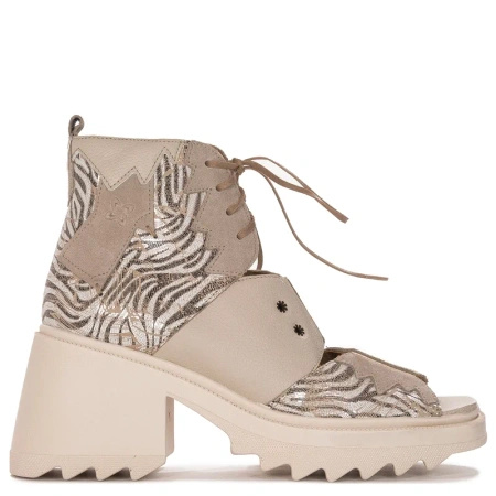 Maciejka Women's ankle boots beige leather on platform