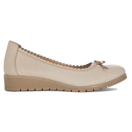 Maciejka Beige Flat Shoes