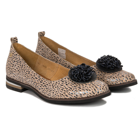 Maciejka Women's beige leather Flat Shoes