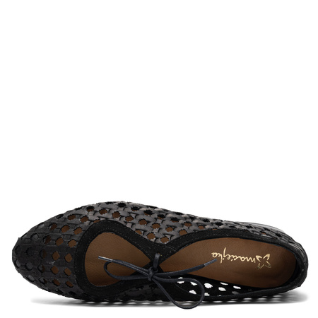 Maciejka Leather Perforated Lace-Up Flats Black 07303-01/00-1