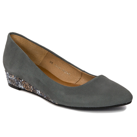 Maciejka Grey Pumps