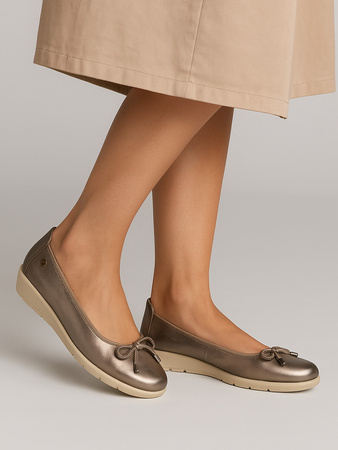 Maciejka Gold Leather Ballet Flats On A Low Wedge P6504-25/00-1