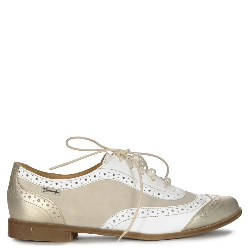 Maciejka Woman's Leather White and Black Flat Shoes 06411-04/00-5