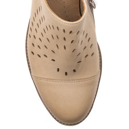 Maciejka Beige Flat Shoes 04936-04/00-5