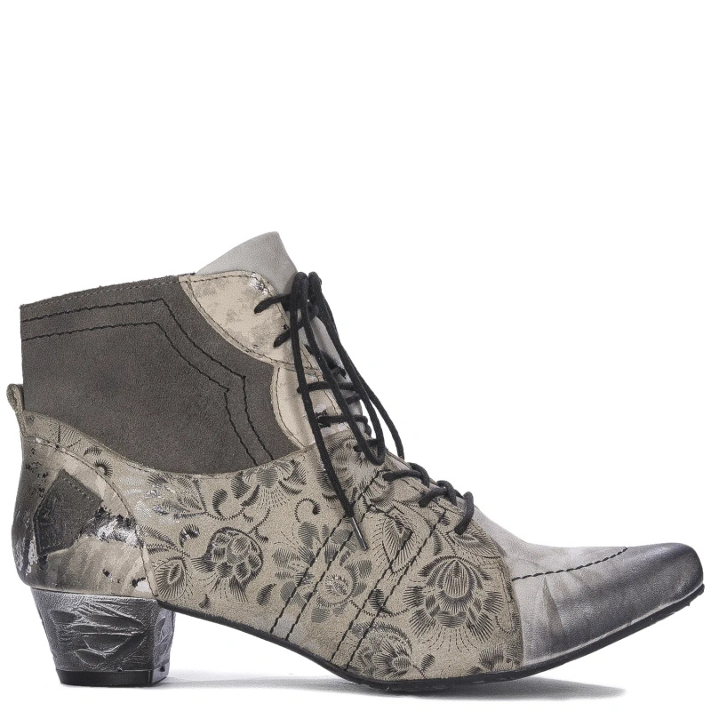 Maciejka Beige Boots 06579-04/00-8