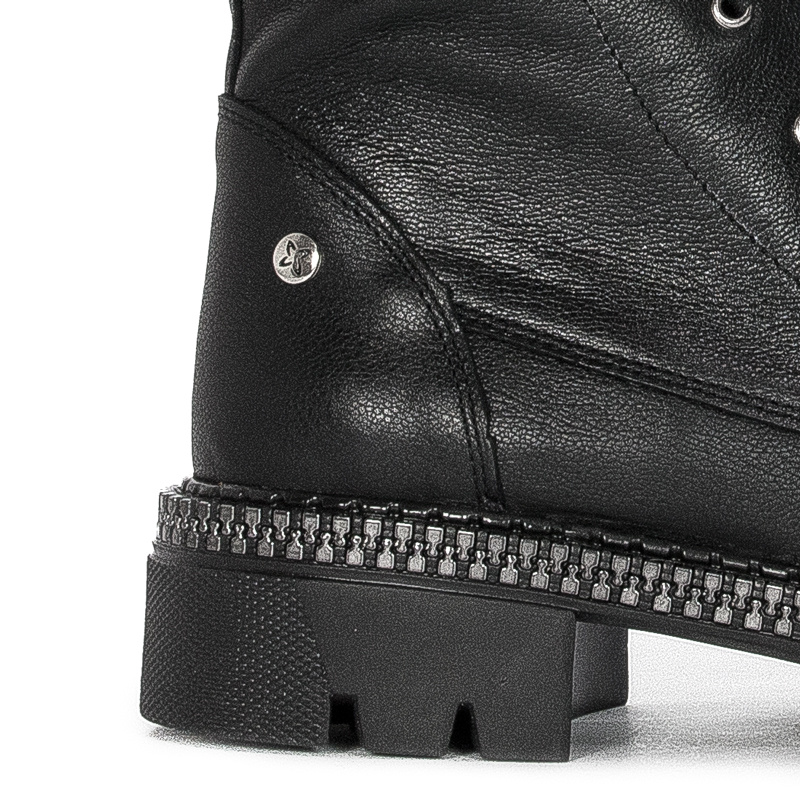Maciejka Black women's Boots 05745-01/00-6