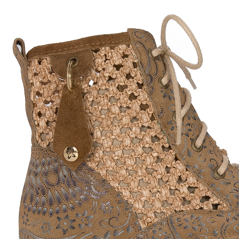 Maciejka Beige Boots 05802-04/00-5