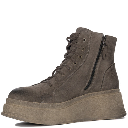 Maciejka Suede Leather Boots on Massive Sole Brown 06309-02-00-8