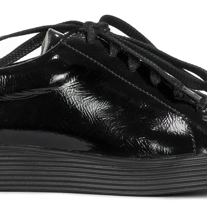 Maciejka Black Low Shoes