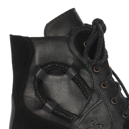 Maciejka Botki na słupku skóra naturalna czarne