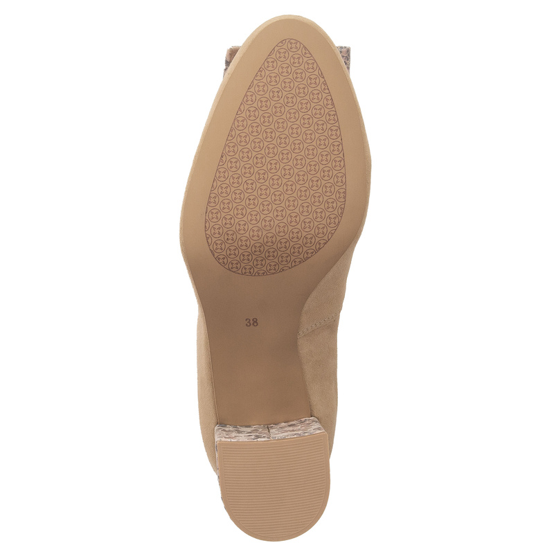Maciejka Women's Beige Flowers Pumps