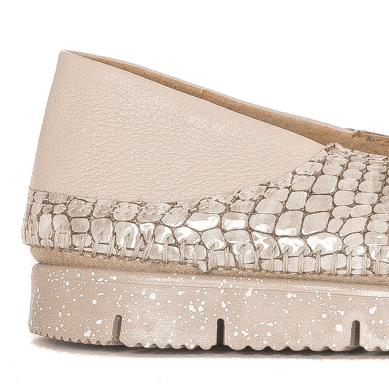 Maciejka Beige Women's Low Shoes Shoes