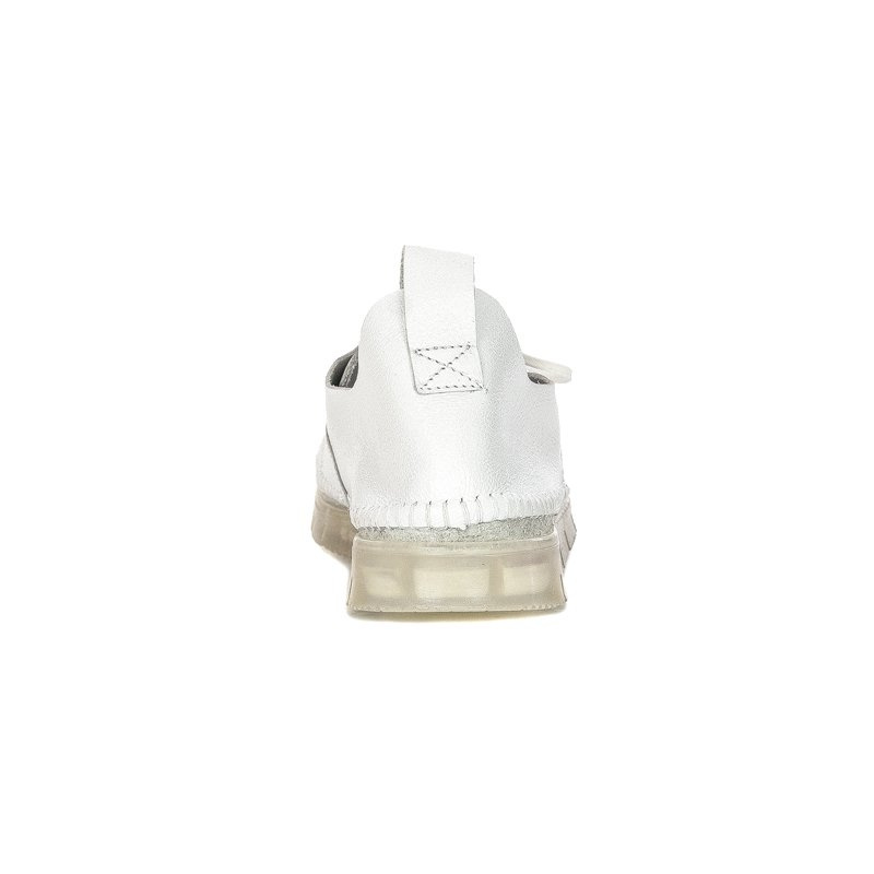 Maciejka White Flat Shoes 05054-11/00-0